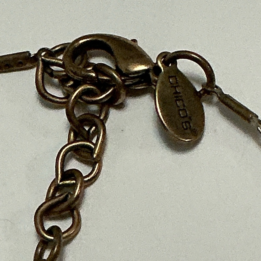 🐥 Chico's Faceted Triple Strand Aurora Borealis Glass Beaded Necklace - Picture 4 of 4